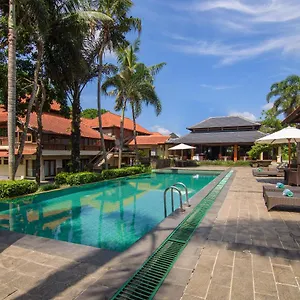 Champlung Sari And Otel
